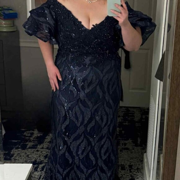Elegant Deep Blue Evening Dress Plus Size - Picture 4 of 7